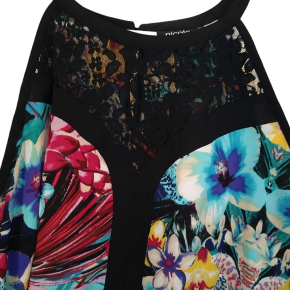 Beautiful Nicole Miller Top - Picture 2 of 7